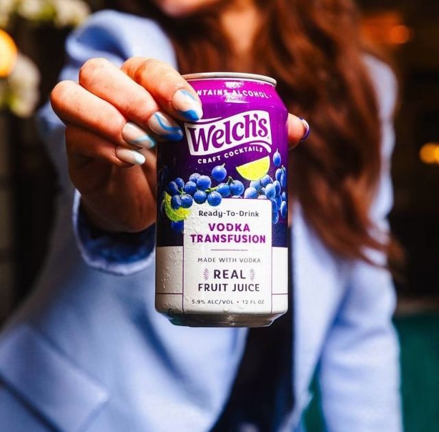 Inspired by the classic country club cocktail, the Vodka Transfusion from @welchscocktails proudly features Welch’s Concord Grape juice along with ginger and citrus notes. It’s the grape juice you know and love, but all grown up!

#welchscraftcocktails #welchs #welchsfruitjuice #realfruitjuice #craftedtoperfection #vodkatransfusion #craftyhour